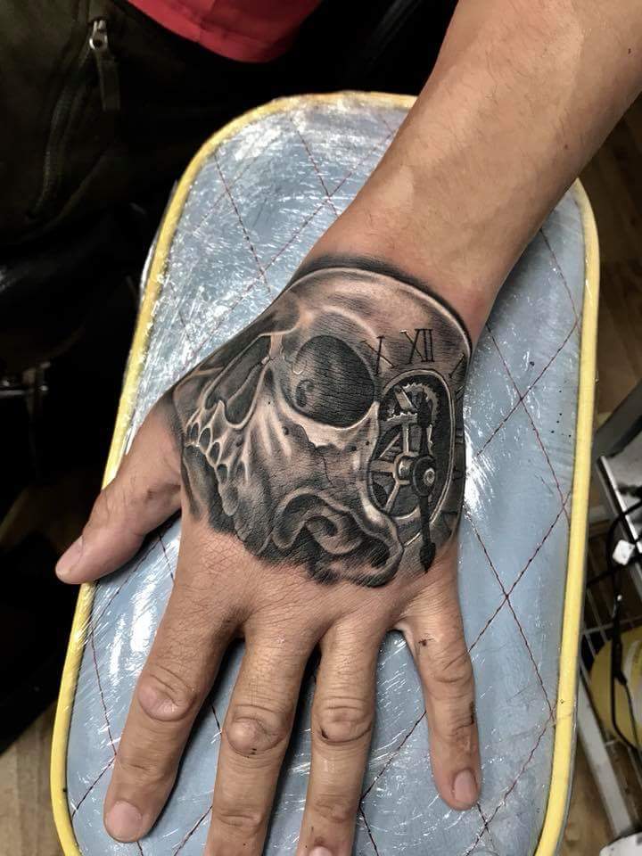 ChimeraTattoos's tweet photo. @Tattooed_World @BritishTattoo  @tattooedstunner @LifesInked @TattooSociety13 @TattooedAnNaked @InkDoneRight https://t.co/XPYNyfOO9T