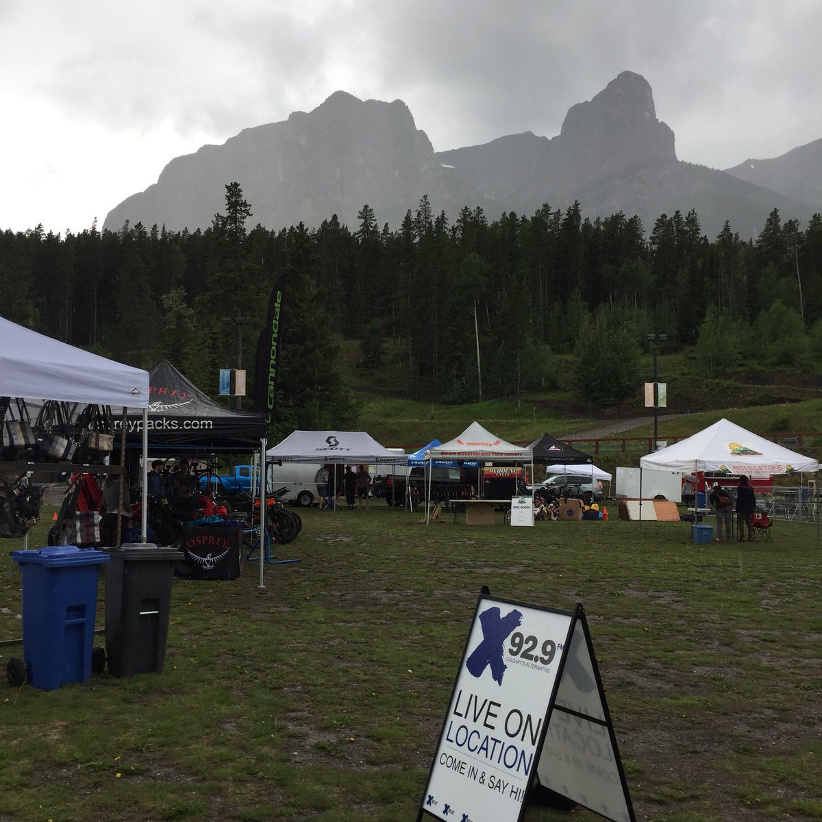 X929's tweet photo. Your dream to #ridetherockies at #mtbfest @plaidgoatmtb is coming true this weekend! We’re here til 9 tonight with samples from @kombuchacalgary plus tons of prizing #demos #dirtjump #proudpartner #canmore https://t.co/MMljQRXZXR
