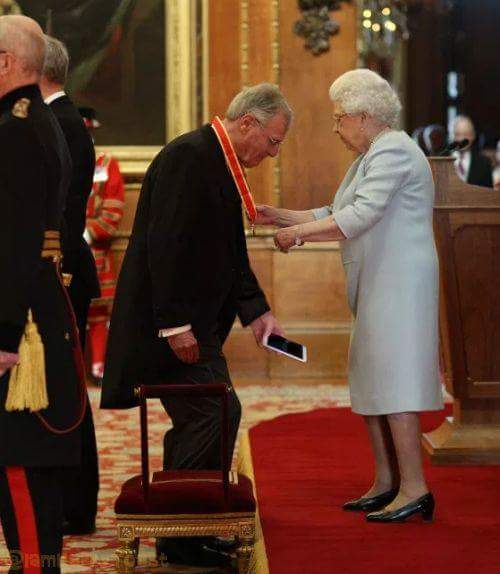 buddies1769's tweet image. #choping quick Chope for the album Ma'am?