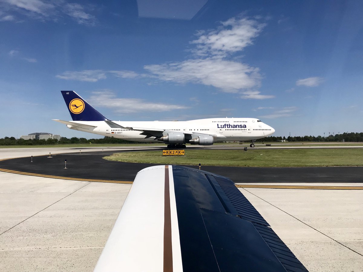 FlyingandLife's tweet photo. I’ve been waiting to post this for 6 days!  This was from #InFlight18 #wingfriday #queenoftheskies #B744 https://t.co/irJb9aU5kS