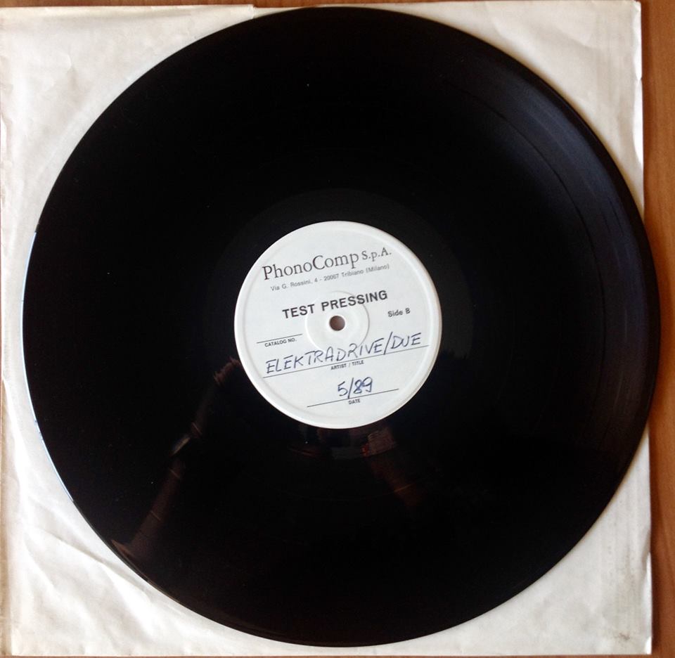 Elektradrive1's tweet photo. Il 26/6/89 usciva il nostro 2° album DUE. Ecco le copie test pressing - Our 2nd album Due was out in June 26/6, 1989. Here are the pressing test copies #elektradrive #duealbum #elektradrivedue #AOR #italianhardrock #italianheavyrock #NWOIHM https://t.co/dpWQPlAqYS