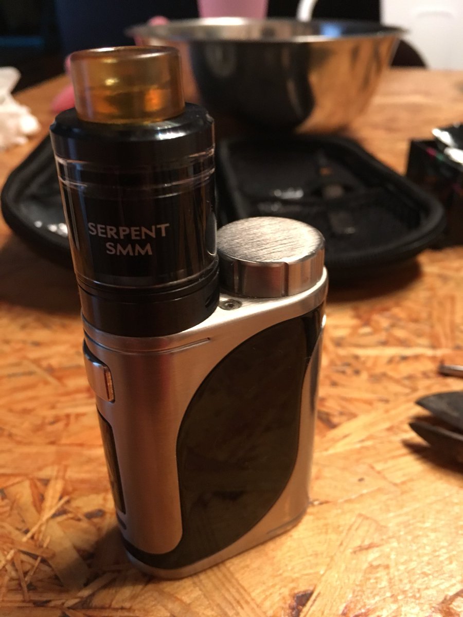 t_maru0415's tweet photo. #vape #vape好きな人と繋がりたい #wotofo #SERPENTSMM #スモモ
昨晩晩酌してYouTubeで釣りよか見ながら寝ちゃって、さっきやっとスモモちゃん組んでみました♪
味しっかり出るし、爆煙楽しーwww
Amazonで安かったから、ポチってからクローン品か心配になったけど、これなら仮にクローンでもいいやwww https://t.co/qcK8hFkyZN