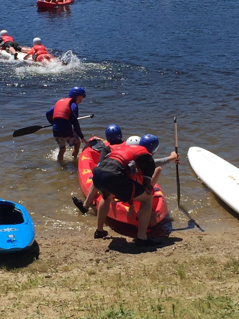 RachelMcAlpine2's tweet photo. Fun down at the lake on our final day!  Excellent effort from team McAlps! https://t.co/Xhq8LM8Xs1