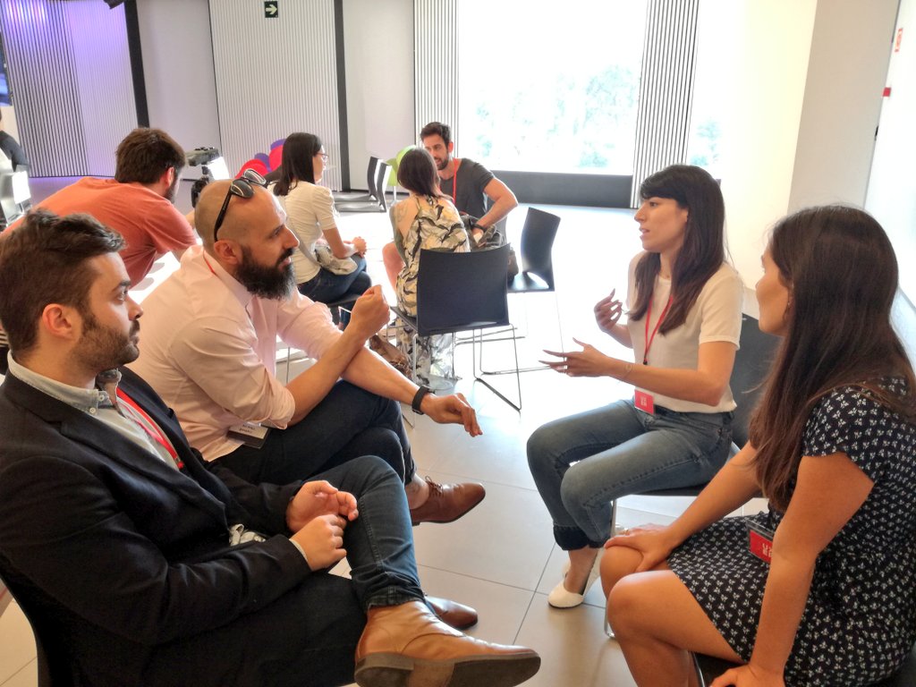 uxerschool's tweet photo. Vamos con la #hiringsession en nuestro #UXERDAY #Barcelona donde los alumnos del curso #UXIMMERSIVE tienen un cara a cara con nuestras empresas asociadas: @Mango @Amaris @signaturit @everis @solublestudio @Scytl_SA @ClickCons... ¡Gracias por apostar por el talento #UXER! #UX #UI https://t.co/K6p06ud3eb