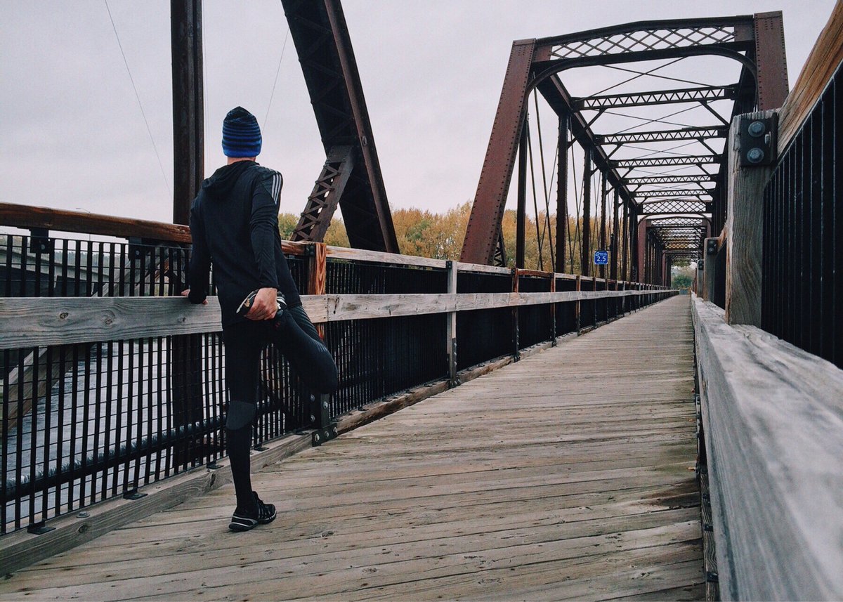 AlbertaChiro's tweet photo. If jogging is your way of getting outside and soaking up some sun, make sure you stretch first and take some time to examine your running style! It's an easy way to prevent injury. Here are some things to keep in mind: https://t.co/nMgVQjLMbN #Alberta #Trainhard https://t.co/qbdMo5brCU