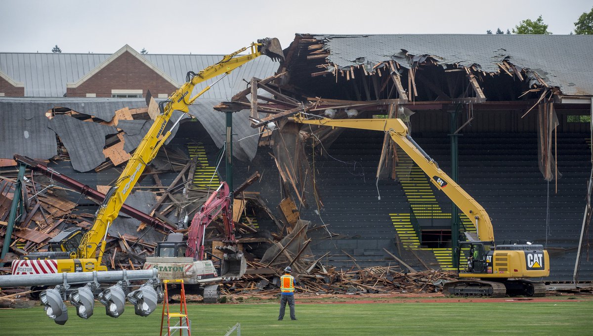 APNELSONPHOTOS's tweet photo. #Haywardfield East Grandstands demolition begins in @GoTrackTownUSA #trackandfield #rgnews
Story: https://t.co/8TBaulfnWU
Video: https://t.co/bALqQJYYct https://t.co/IROyPFfwZV