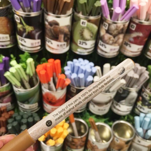 neopenx's tweet photo. Environmental Friendly Pen in many colors 
#Biodegradable #walnut #shells #shellscollected #nuts #factories #recycling #pen #penaddict #environmentalfriendly #pocketdump #everydaycarry  #brownpen #orangecolored #green https://t.co/13QwNAw4iN