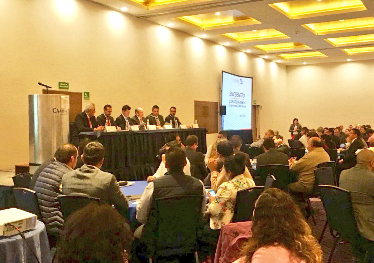 Capaseg_CS's tweet photo. El Director General de @conagua_mx @RobRmzdelaParra anunció la liberación de recursos del #PRODDER correspondientes a estímulos por cumplimiento de obligaciones por parte de Organismos Operadores, lo cuál fue reconocido por el Presidente de la @ANEASdeMexico Arturo Palma Carro https://t.co/C0bJgS3Go1