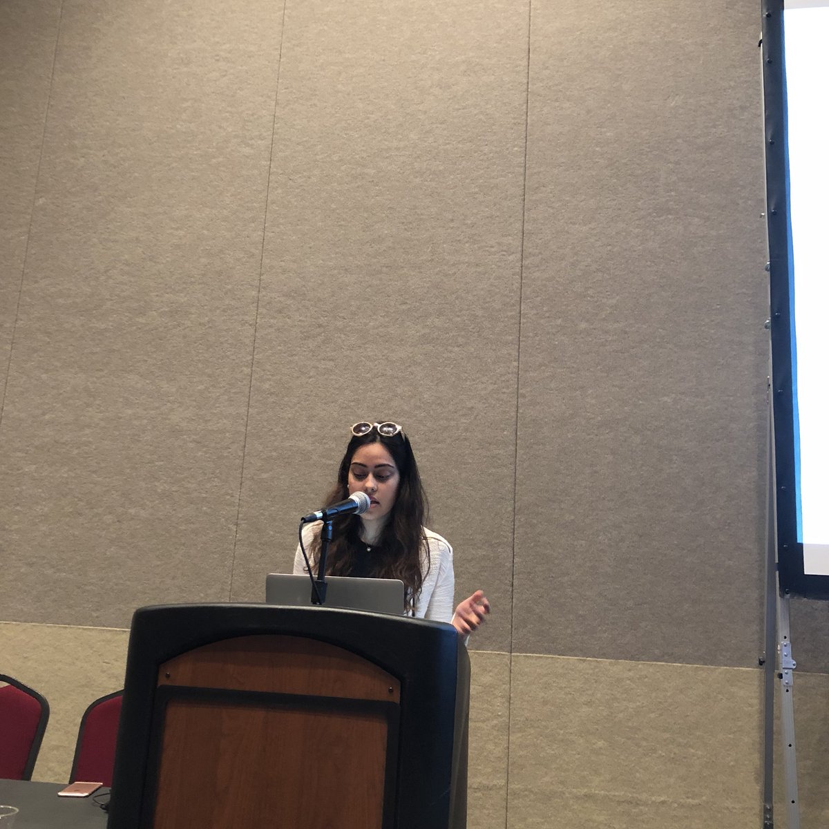 adri_romsor's tweet photo. Arsha Nagrani from @UniofOxford presenting her work on cross-modal embeddings at #WiCV18 #CVPR18 https://t.co/SO6IFtFnvE