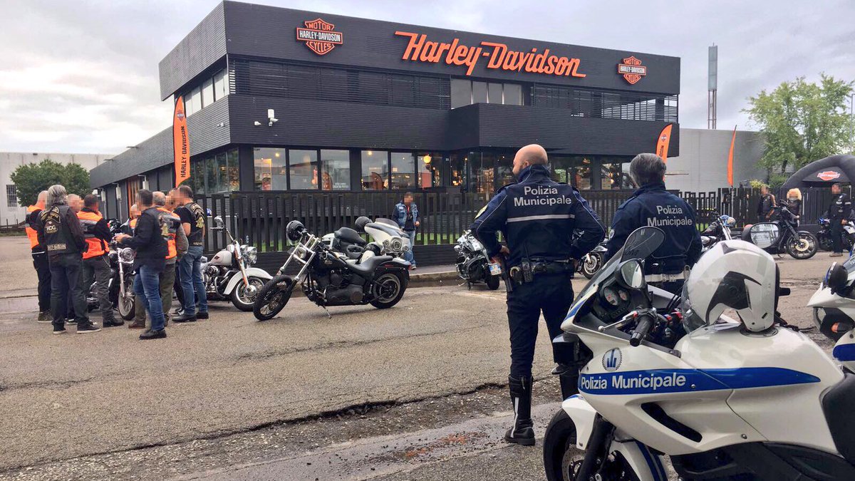 Polizia Locale Di Riccione Misano E Coriano Auf Twitter Riccione Con L Arrivo In Piazzale Ceccarini Termina La Scorta Alle Harleydavidson Di Riccionechapter Per La Run Dei Felliniani Si Ringrazia Tutti I Partecipanti
