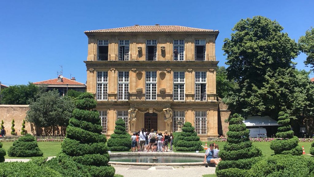 ProfMcCafferty's tweet photo. Pavillion Vendôme in the beautiful Aix, what a place! #aixchange https://t.co/YOSIPFvBQy