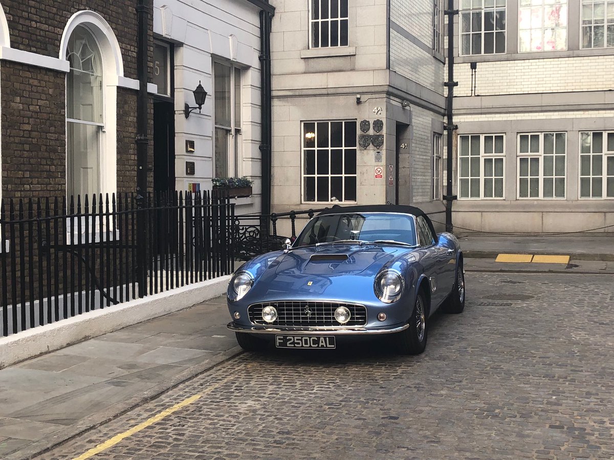 TimP_H's tweet photo. Classic Ferrari outside Mary Poppins house what is it ⁦@achrisevans⁩ ??#WantOne https://t.co/7N5Ajkzdy3