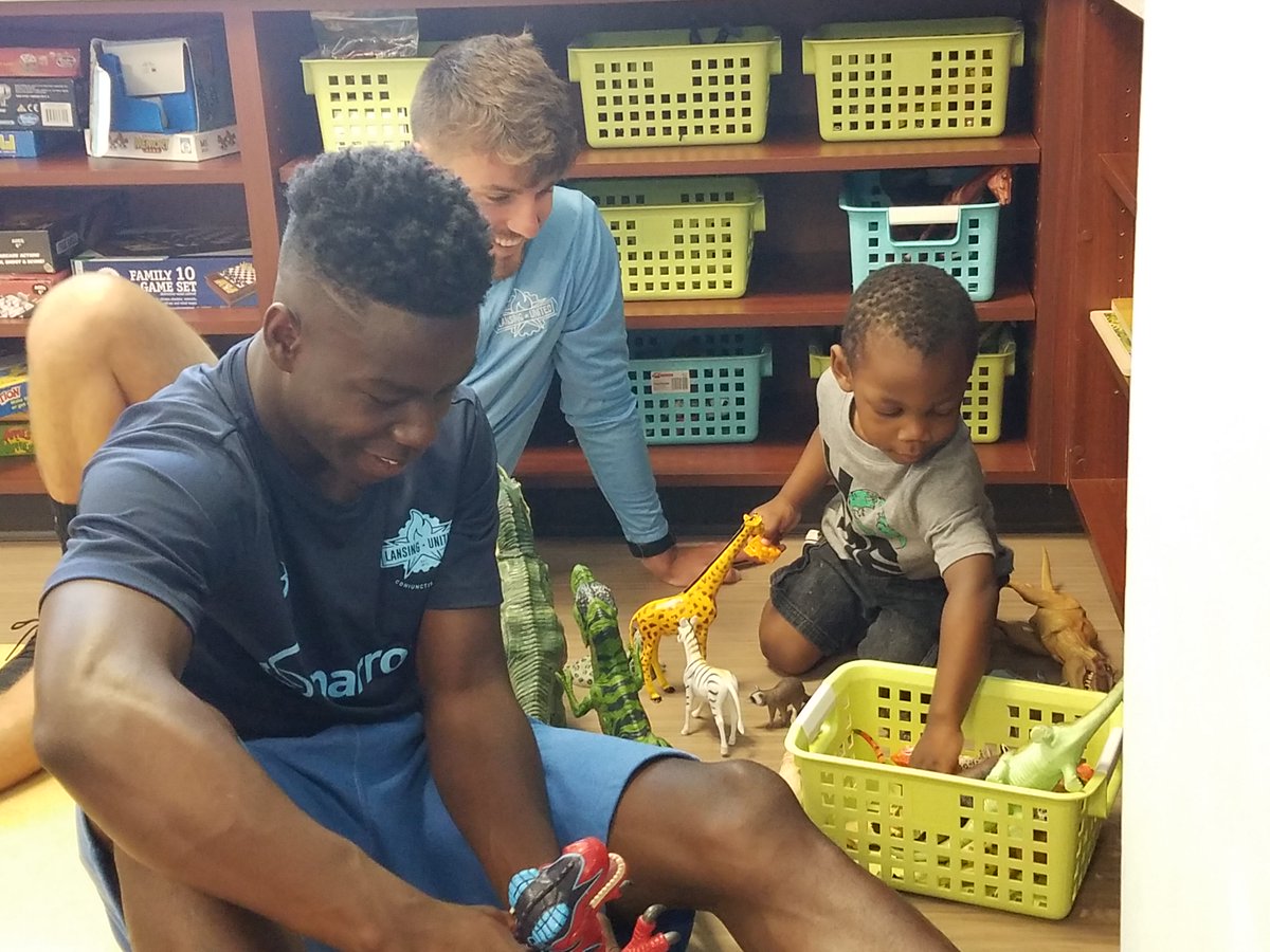 UMHealthSparrow's tweet photo. Thank you to the members of @LansingUnited, mid-Michigan's own National Premier Soccer League team, who recently visited Patients at the Sparrow Children’s Center, brightening their days and talking soccer. https://t.co/BteLxN9snE https://t.co/RR5eDtBqcq
