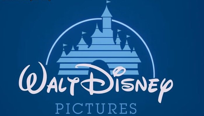 あきたん ちょろい みんなの中でディズニー映画のオープニングってどっち 多分世代で変わるんだろうけど あたしは絶対1枚目 ただ2枚目のが今からディズニー映画を見るわくわく感はあるよね T Co Ryi7ypkeas Twitter あきたん ちょろい みんなの中でディズニー映画のオープニングってどっち 多分世代で変わるんだろうけど あたしは絶対1枚目 ただ2枚目のが今からディズニー映画を見るわくわく感はあるよね T Co Ryi7ypkeas Twitter