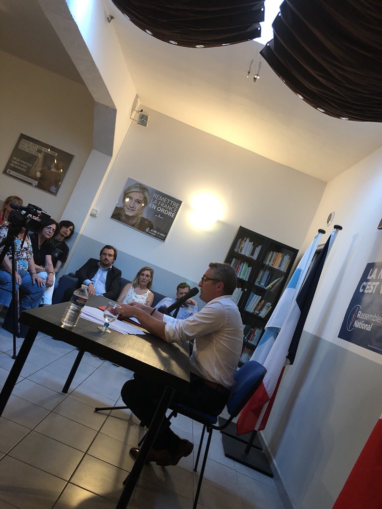 EleonoreBez's tweet photo. « En 2020, le rassemblement des Marseillais qui aiment #Marseille va se battre pour conquérir la ville, nous pouvons gagner» ! @Stephane_Ravier @RNational13 @RNational_off https://t.co/GqawlkZDm1