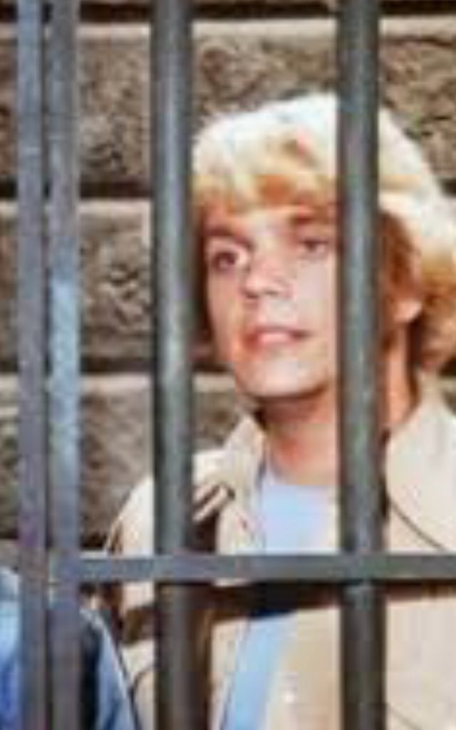 John_Schneider's tweet image. Duke Boy/Judge Jim Cryer seeks a family lawyer in Los Angeles for a brief, professional, relationship. Must be willing to “fight the system” in the courtroom and in the court of public opinion. Must be pro bono. The other lawyers took all my $! #Justice #FightingTheSystem