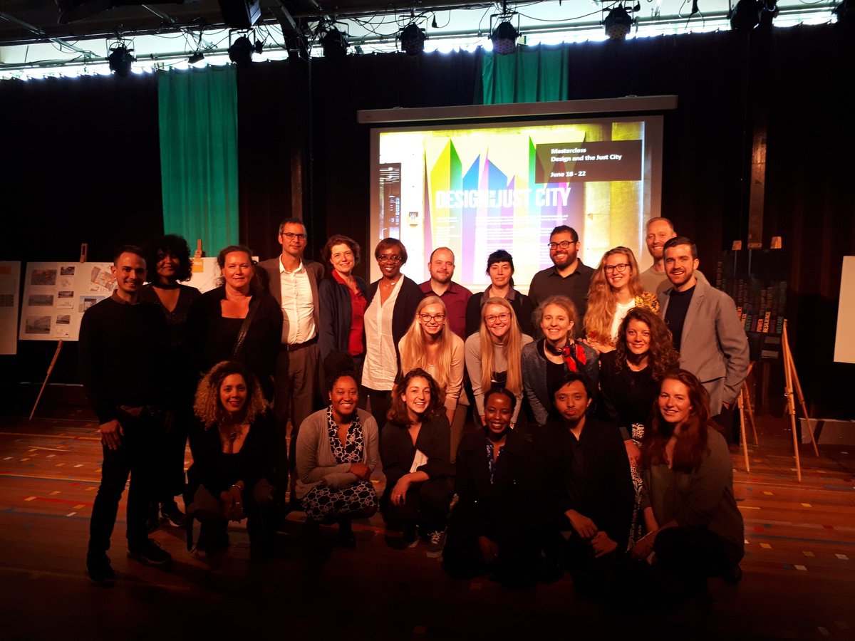 basvanderpol's tweet photo. Mooie slotdag @AIRrotterdam @Veldacademie @HarvardGSD Masterclass Design and the Just City. Over Rotterdamse plekken en over expressie aan lokale verhalen en culturele diversiteit door ontwerp #RAM18 https://t.co/1GXnvX8etT