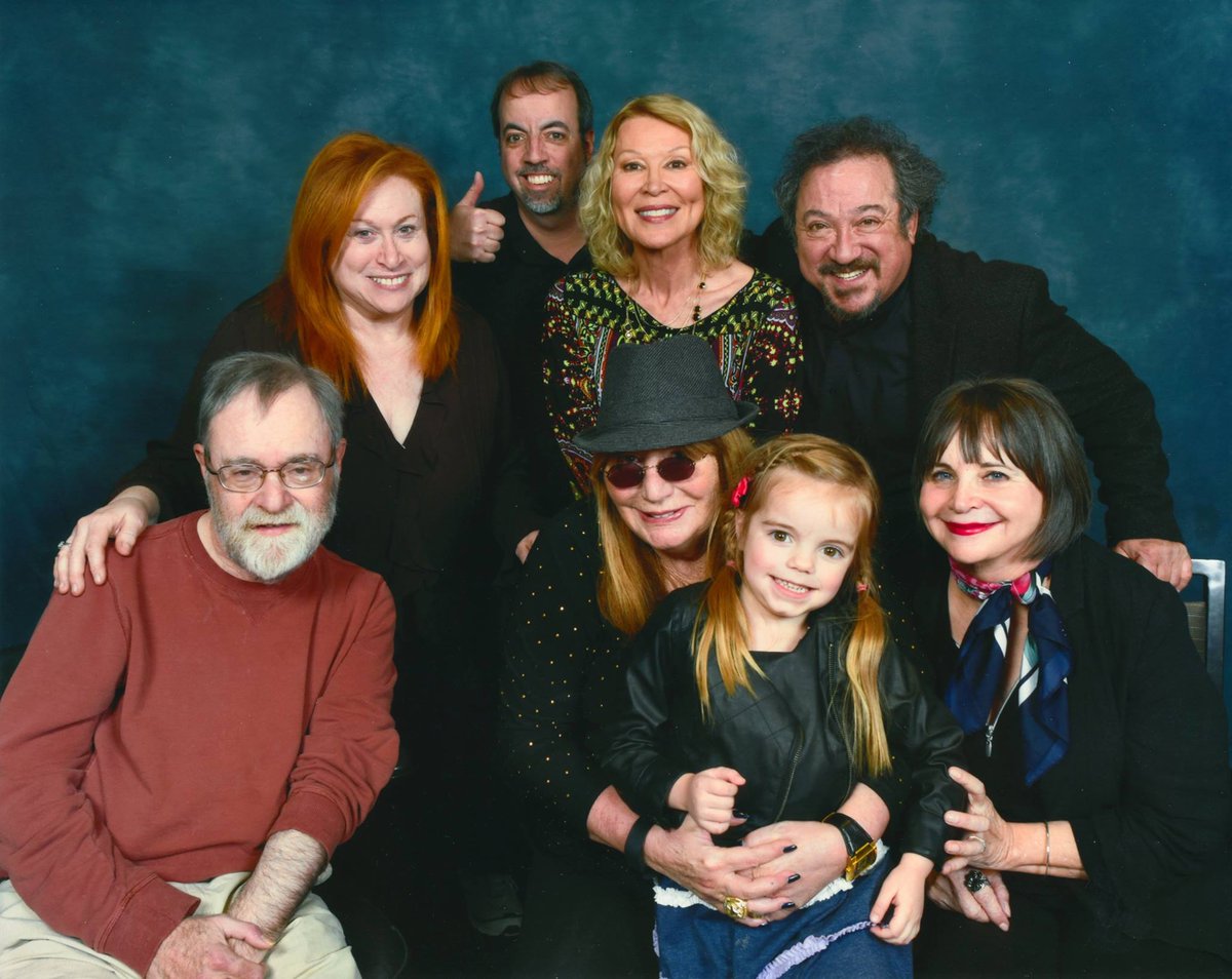 Paul_J_Coyne's tweet image. Happy Birthday @DavidLLander, star on TV of #LaverneAndShirley &amp;amp; #PacificBlue. Films include #UsedCars, #ALeagueOfTheirOwn, 1941, #WhoFramedRogerRabbit &amp;amp; #ABugsLife. I still have #LennyAndTheSquigtones album I bought new in the '70s...where #SpinalTap was born.