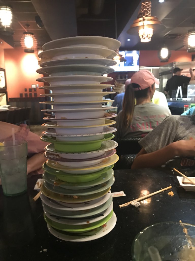 Alnutt41's tweet photo. 25 plates at Osaka with the Fam!! This family loves sushi!! #FamilyTime #EatingRight #Backinthe901 https://t.co/EFGarIRcOg