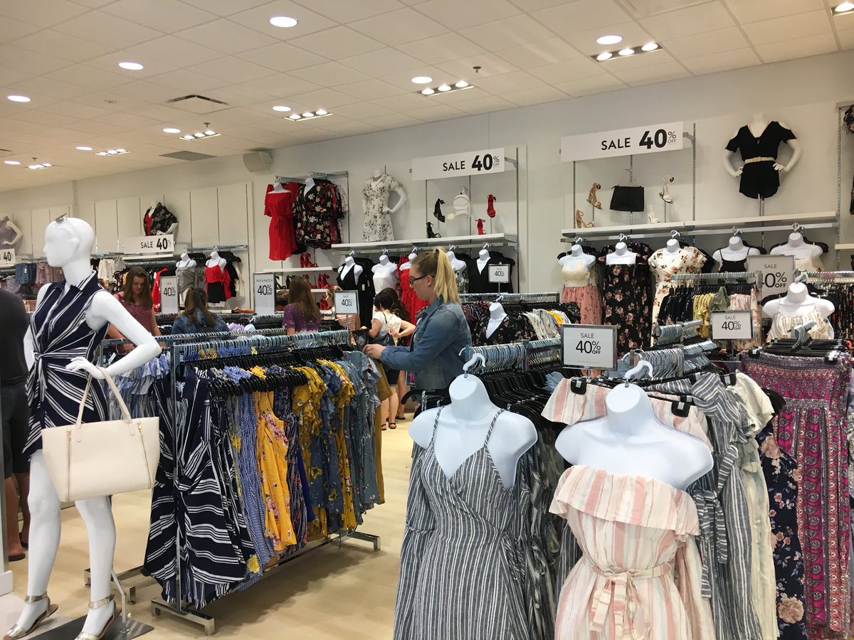 CataraquiCentre's tweet photo. MORE STORES: We are pleased to announce @Urban_Planet is NOW OPEN! Come shop the ladies fashions for Men, Ladies and KIDS! Welcome to Cataraqui Centre Urban Planet! #morestyle #morestores #moreyou #ygk #Kingston #newstore #newlocation https://t.co/e0AsOdv7Nc