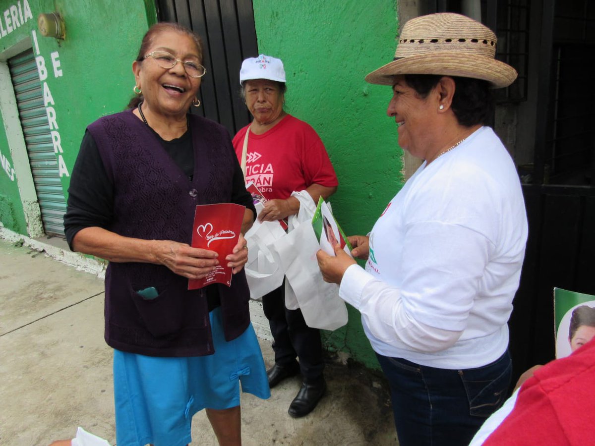 LetiBeltranC's tweet photo. Recorriendo las calles de Loma Bonita y Tetecolala, muchas gracias por la tan calurosa bienvenida, visitaré cada parte de Jiutepec para darte mi palabra juntos lograremos un mejor futuro para Jiutepec.
#MujerDePalabra
#JuntosLoVamosALograr
#Jiutepec https://t.co/z3YIwJ0N1t