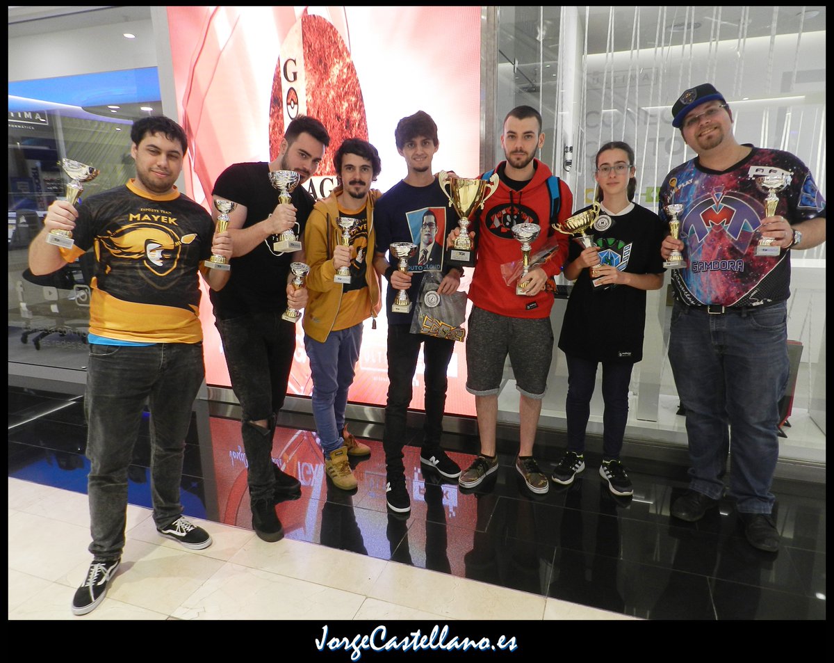 Resumen de la Jornada 8 y Final de la #GoldenLeague en <a href="/Ultima_Oficial/">Última Informática</a> desde <a href="/NivariaCenter/">Nivaria Center</a> 🎮
con clasificación ffinal y fotografías del evento📸
¡Gracias a todos por esta temporada!😃
tgx.es/GoldenLeague/a…
@TGXes <a href="/explosivo_gamer/">Explosivo Gamer</a> <a href="/AFKESportsBAR/">AFK Gaming BAR</a>  <a href="/GoldenLion64/">Jorge Castellano</a> #SomosGaming
