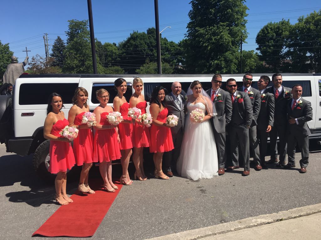 rentals_limo's tweet photo. We feel proud to see our clients happy. Now you can hire us for your special life events. Book now https://t.co/1qjXd4yLs0 or Call at 647-802-2526, 1-877-459-0652. #TLR #torontowedding #weddinglimo https://t.co/Ns6FtIX1fn