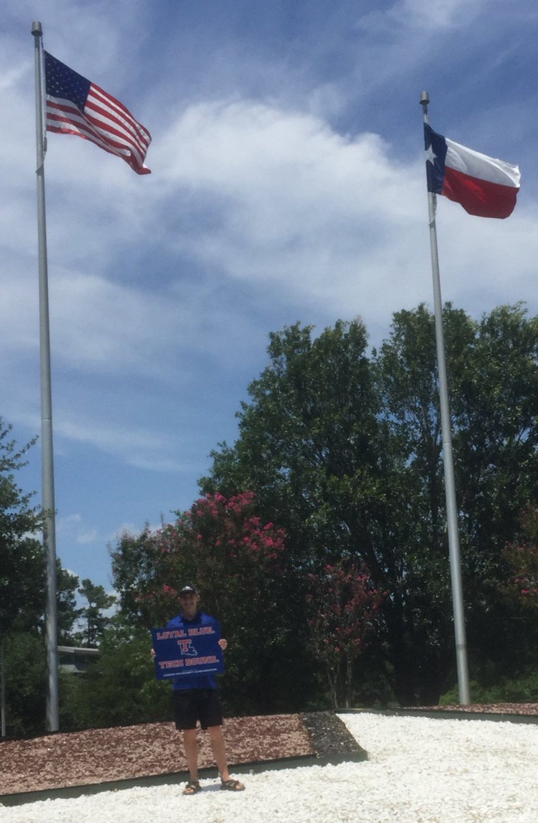 csmthittle's tweet image. Texas/Louisiana state line! You can take the boy out of Texas but you can’t take the Texas out of the boy! #techbound #BulldogPride @LATech @hittle_matt @chad_hittle @Maddiemccurleyy