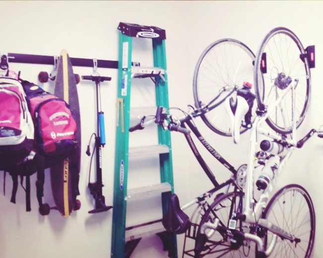 BirdieBrennan's tweet image. How many of these items are on your garage floor?
#raisethemup #garagelove #tracksystem