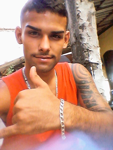 Yurigom63394919's tweet photo. Nois e feliz e nem sabe 🎶🎶💪👍😏 https://t.co/rWiwSF4Vfi