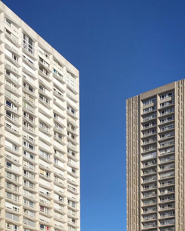 BigFares's tweet photo. Paris XIII - Olympiades 
#streetphotography #streetphotographer #thestreetphotographyhub #streetshot #street_photo_club #architecture #building_shotz #building #70s https://t.co/AT4gJq31rm https://t.co/u33ycarSSl