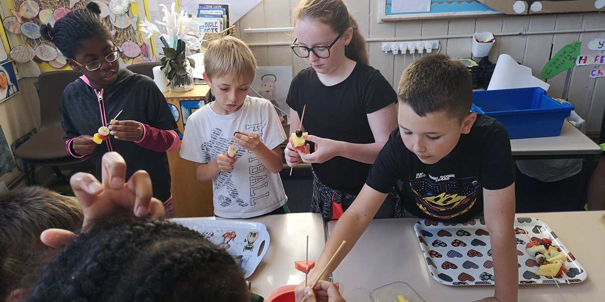 Year5StJos's tweet photo. We loved making fruit kebabs this week! We even priced them up for Miss James! Some of us tried fruits we had never tasted before @StJosPrimary  #healthyandconfident #healthyliving https://t.co/fossbAnkiU