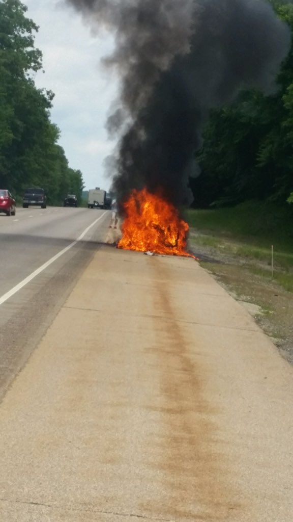 QVEC911's tweet image. COLCHESTER   **Now Under Control**   #VehicleFire     Rt. 2 EB near Lebanon Town Line    #UseCaution   #CTnews   #CTtraffic