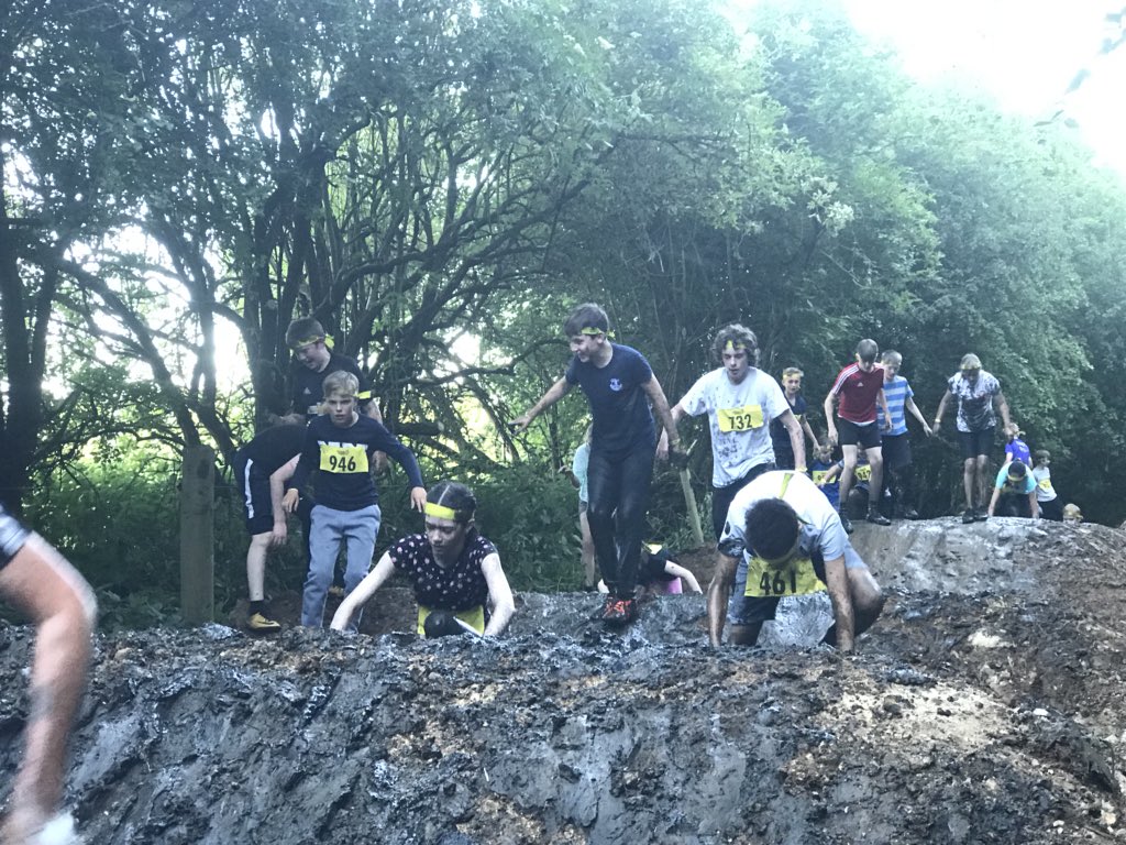 TotalWarriorUK's tweet image. Scouts getting down and dirty on the ‘Mud Moguls’ this evening