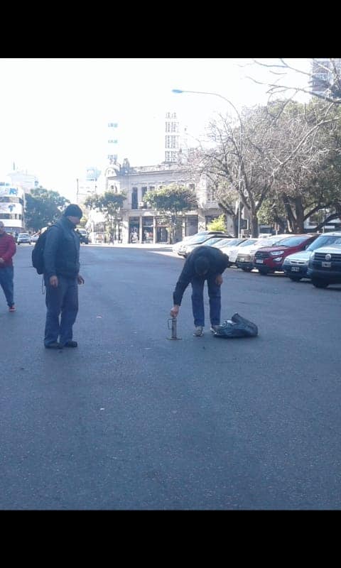 Urbanski_Fabian's tweet photo. #SiVidalNoEscucha El Astillero se Hace sentir y ver en la calle x Trabajo - Condiciones - Salario. Astillero Rio Santiago 100 % Estatal.- https://t.co/jb5jkCMXnR