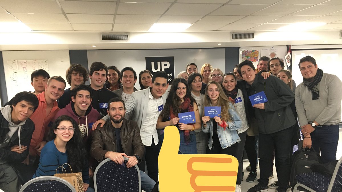 holapancoe's tweet photo. #pancoe12 !! Panes y premios en la fiesta del #Disfrute en la #educacion !! #endorfinas #justicieras https://t.co/YWtN8oPovA