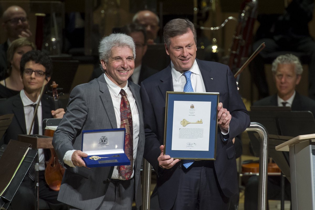 Peter Oundjian was officially presented a Key to the City for his work in making Toronto a more artistically vibrant city. #keytothecity 

toronto.ca/city-governmen…