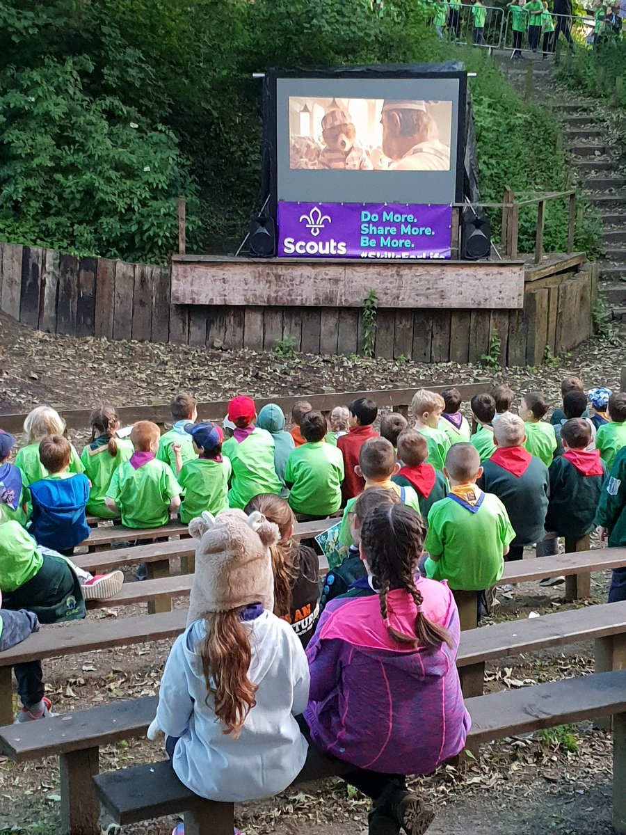 4thwashscouts's tweet photo. Outdoor cinema time for these cubs before the big party! #Cubboree #iscout https://t.co/p4kb6uD9wp