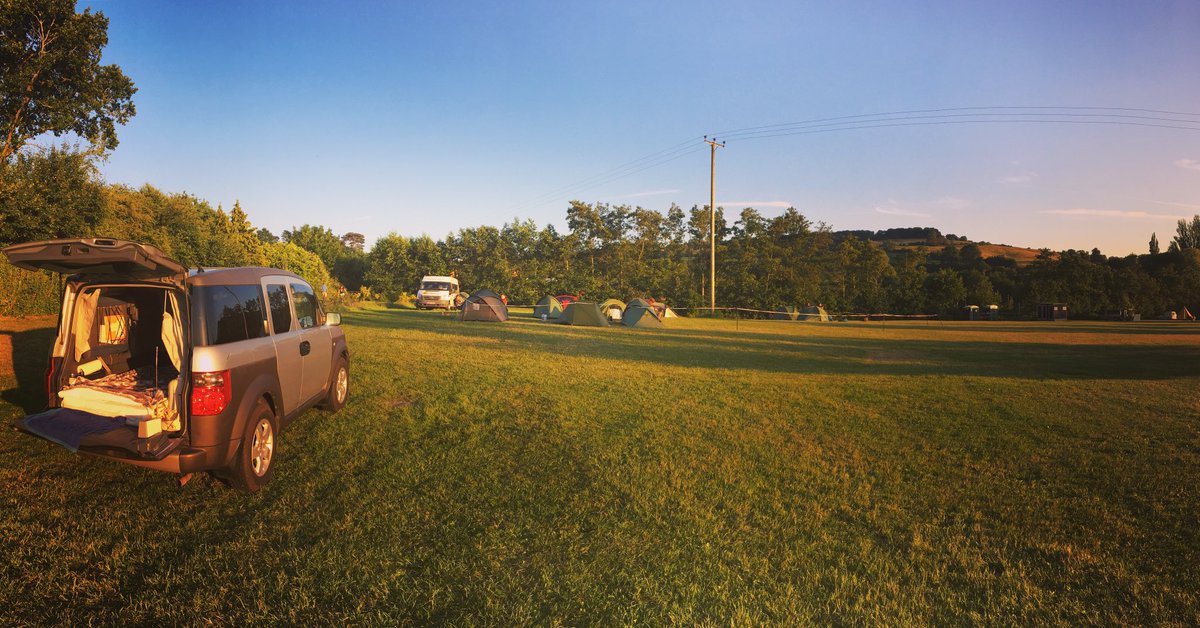 Camping Trip No. 2, out in the wilds of #Gloucestershire .
The humanpart is taking more pictures - presumably in an attempt to take all the credit.
#HondaElement #HondaElementUK #HondaElementOwnersClub
#Camping #SaveAnElement #ElementLife #CultCar #AlienCar #Summer #Evening