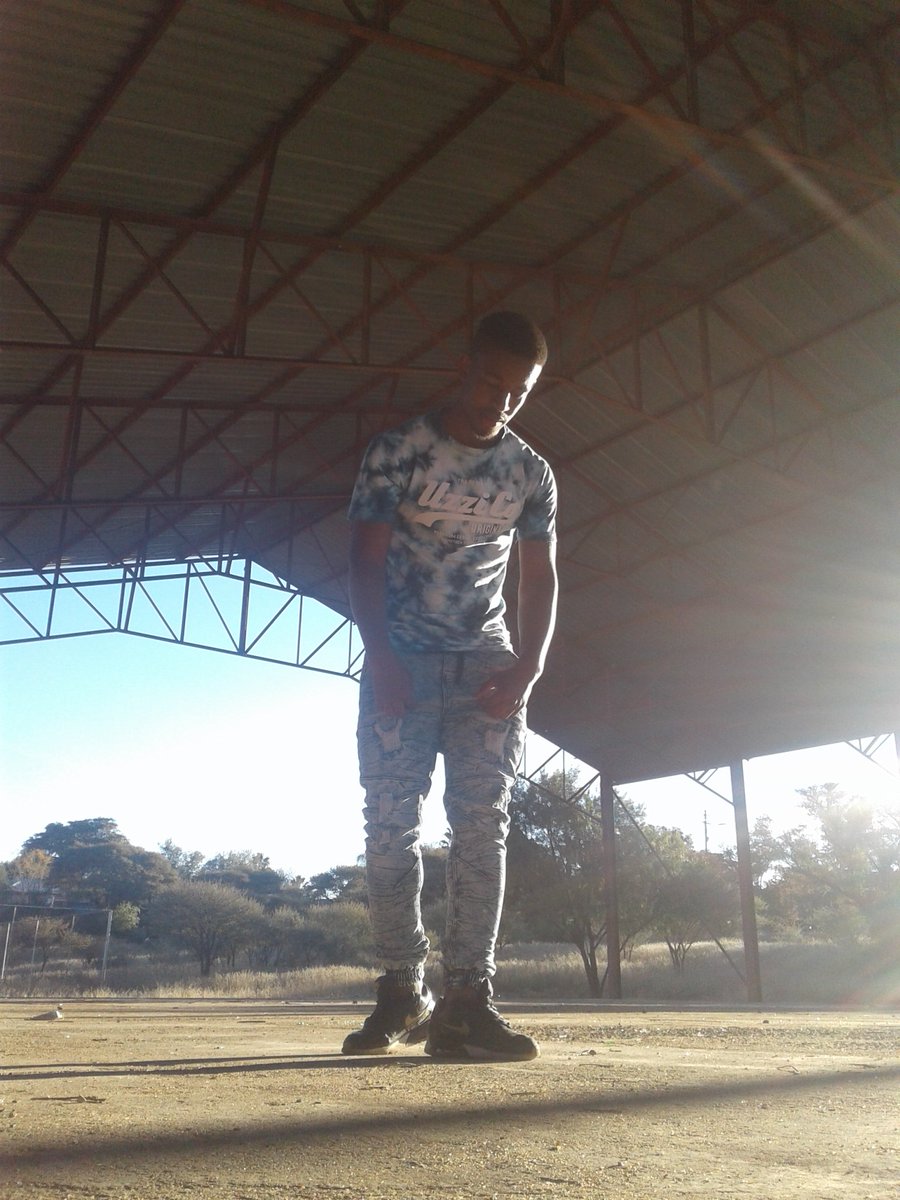 SavageRalph2's tweet photo. #Dandy athlete 😉👌😬...Confuse tha Enemy.#Savage Swag👌😉😠 https://t.co/dRQWvSPGlj