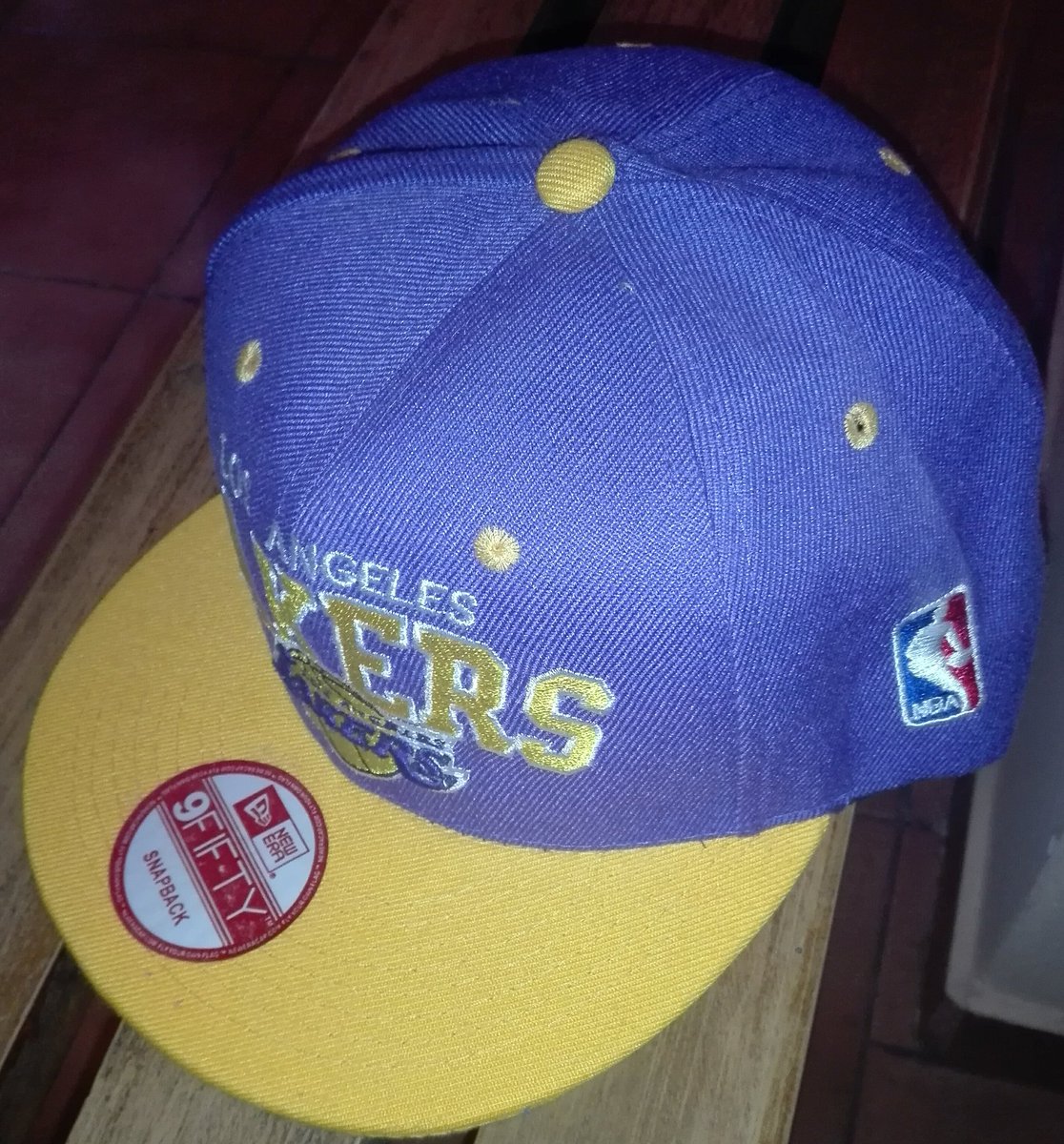 CoachArgento's tweet photo. PRIMER SORTEO EN LA HISTORIA DE NBARGENTA (Jaja que ladrón). Vamos a estar sorteando esta obra de arte de Los Lakers (?, el viernes 6/7 a la hora que se nos cante. Para participar es una boludes: RT a este tweet y seguirnos. https://t.co/LAY2GAsXqc