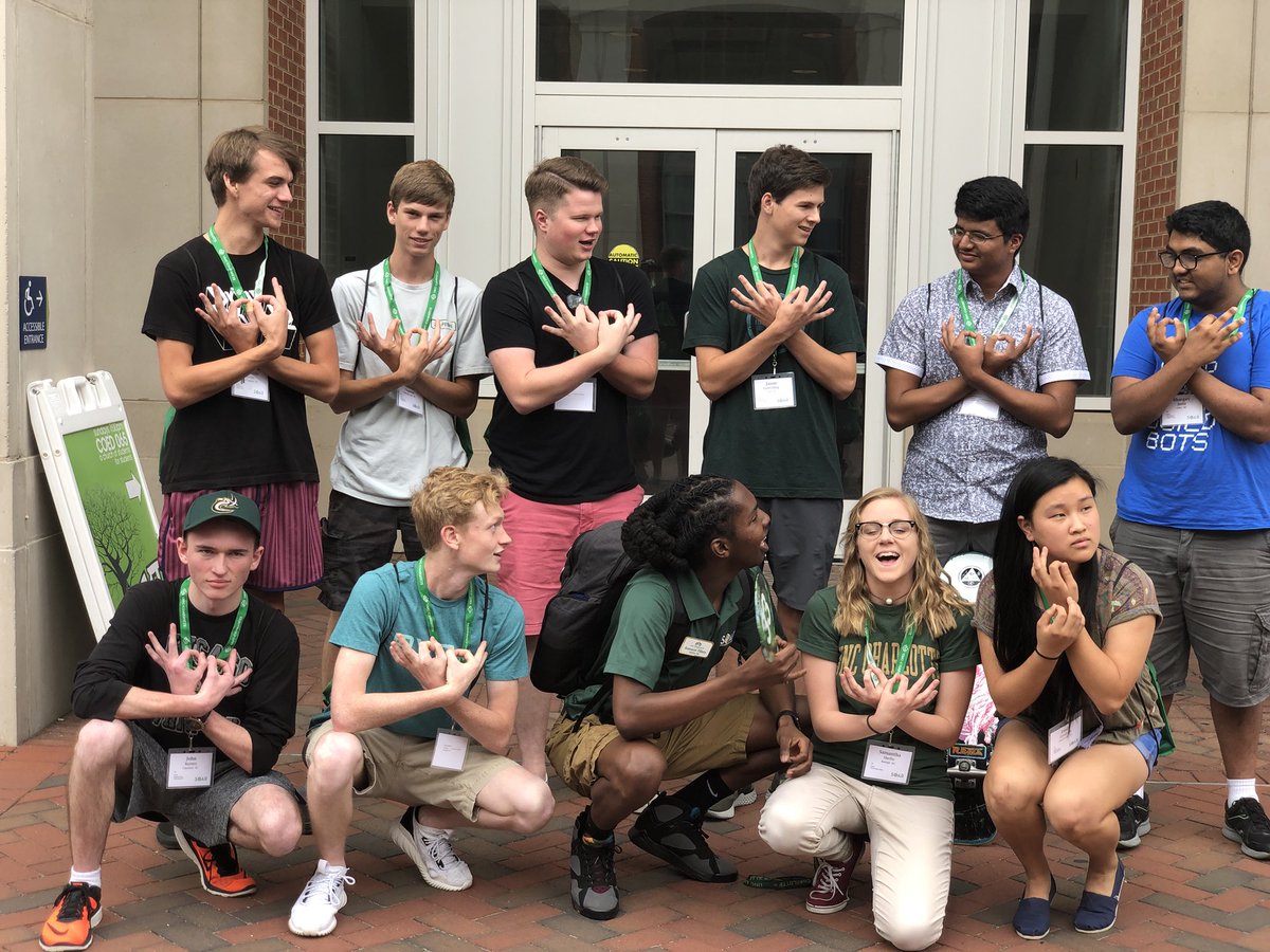 Kamarzi18OC33's tweet photo. it’s crazy how the universe brings amazing souls into my life. regardless of the circumstances, you all were meant to be members of #CampKamarzi 🐛. can’t wait to see y’all in the fall! #UNCC22 https://t.co/ToYHOkkCUj