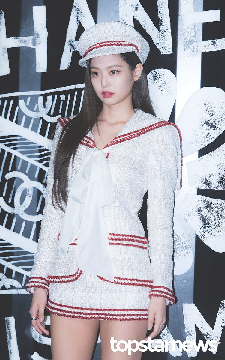 Avipkpoper's tweet photo. [PHOTOS] 180622 #BLACKPINK #블랙핑크 #JENNIE #제니 attends "Chanel" event. #kpop #BLACKPINK_SQUAREUP https://t.co/pt2JI9HgFz