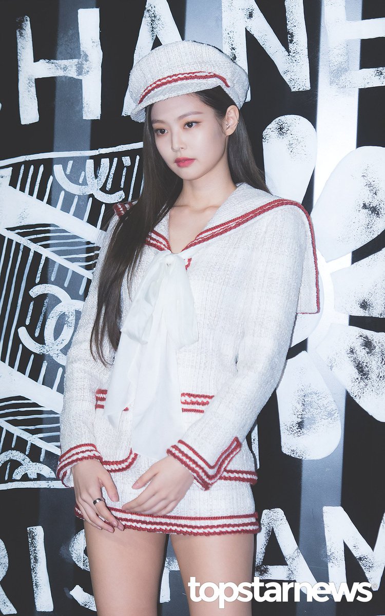 Avipkpoper's tweet photo. [PHOTOS] 180622 #BLACKPINK #블랙핑크 #JENNIE #제니 attends "Chanel" event. #kpop #BLACKPINK_SQUAREUP https://t.co/pt2JI9HgFz