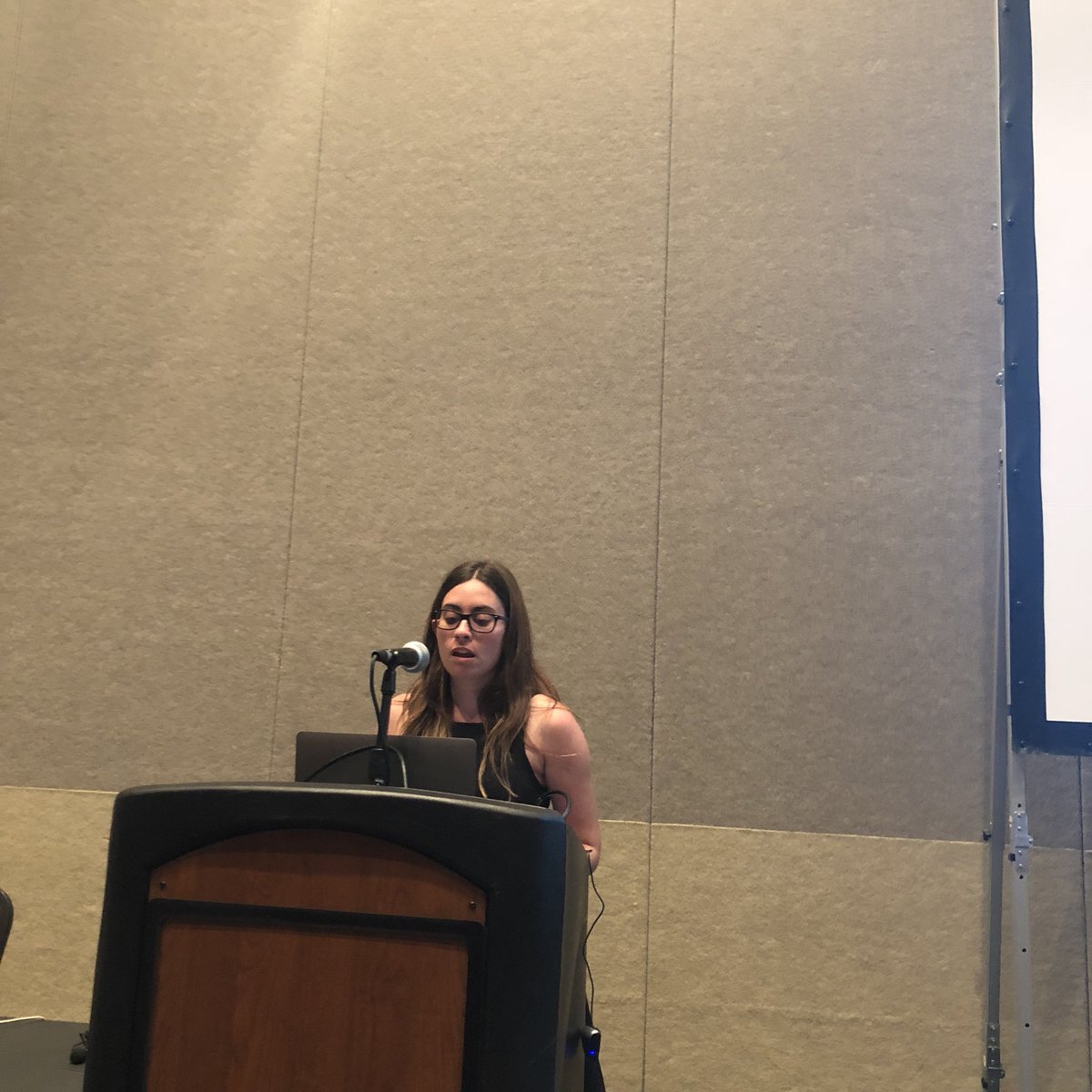 adri_romsor's tweet image. Arantxa Casanova from @MILAMontreal presenting her work on iterative refinement of densely connected representation levels for semantic segmentation at #WiCV18 #CVPR18.