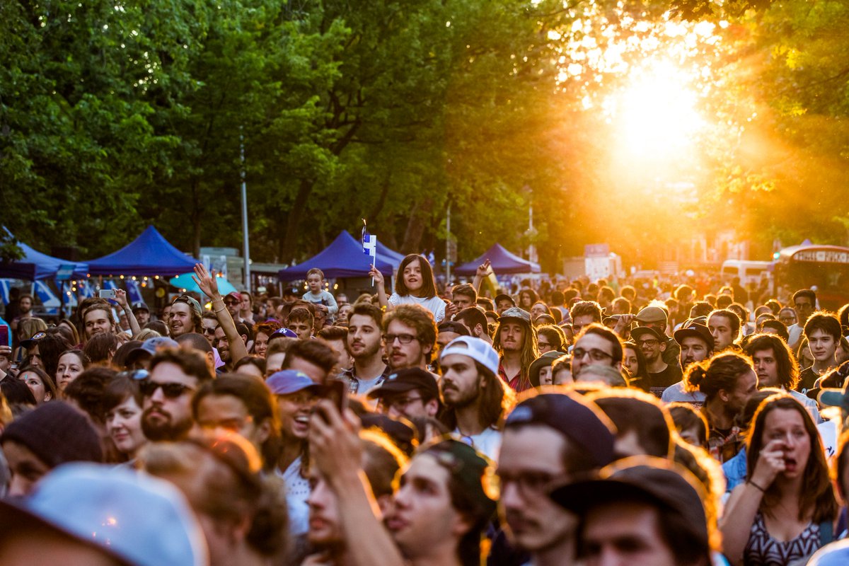 Demain on attend du monde dans Saint-Henri dès 10h pour la foire commerciale et la Saint-Jean sur la rue Notre-Dame Ouest. Avec une programmation musicale assez cool lesquartiersducanal.com/evenement/foir… #montreal #saintjean