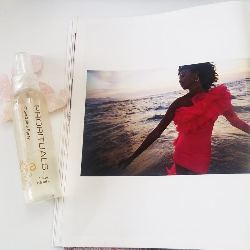 ProRituals's tweet photo. 🌞 🌞 Ready for summer? The PRORITUALS Glow Shine Spray has everything you need for moisturized and shiny hair on the go! https://t.co/Fbgv4tFtVy
#PRORITUALS #HairColor #HairTrends #HairCare #GotHair #HairCare #Hair #BeautifulHair #ProfessionalHairCare #HairProducts ☺ ☺ https://t.co/mJfczRLe5N