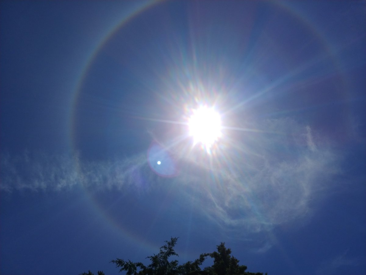 Twackywanderers's tweet photo. Beautiful rainbow around the sun today in Lakeside, OR. #nature #rainbow #sky #oregonnature #KOBI5NEWS https://t.co/Vy6otfnsUp