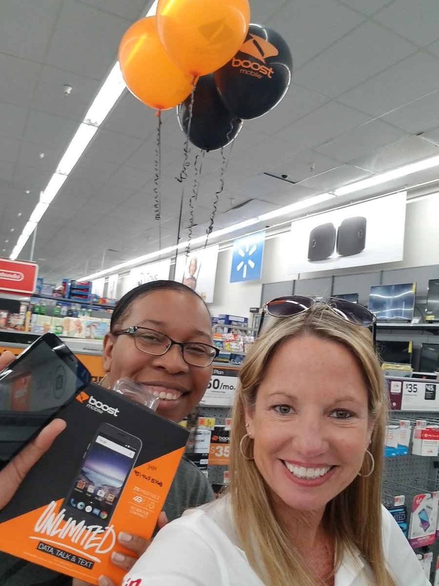 ShanEmmaB's tweet photo. Today is our #BoostSaysThanks day at Fontana #Walmart! Come see Jessyy & get a FREE month of service on us 🦋 #WMTBoostDay @ATeams_Mrs_T https://t.co/SXq3RdAfGn