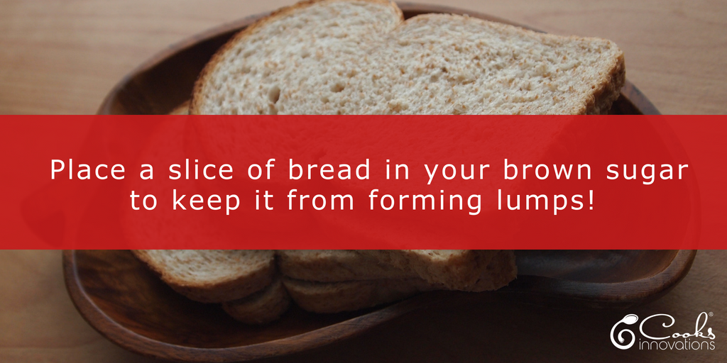 CooksInnovation's tweet image. #Bakers, place a slice of bread in your brown sugar to keep it from forming lumps. (Sounds weird but it works!) #kitchenhacks #coolhacks